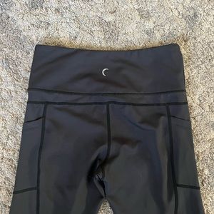 Zyia active black leggings with pockets